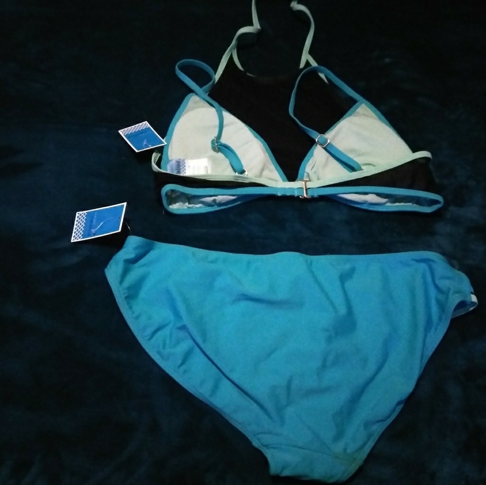 Swimsuit - Picture 5 of 7
